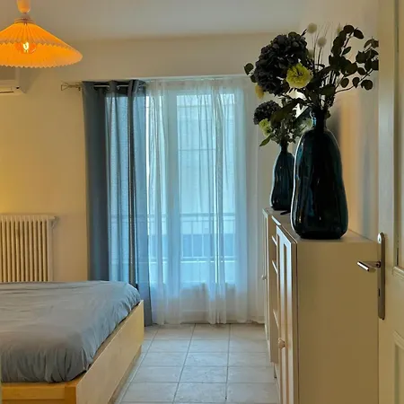Appartement 3-room For 6 People In Port Vauban Antibes