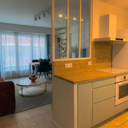 Appartement 3-room For 6 People In Port Vauban *