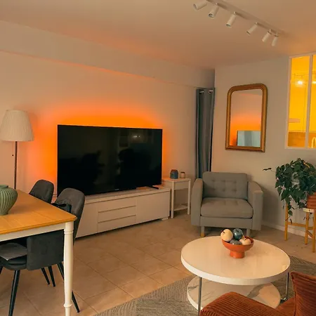 3-room For 6 People In Port Vauban شقة